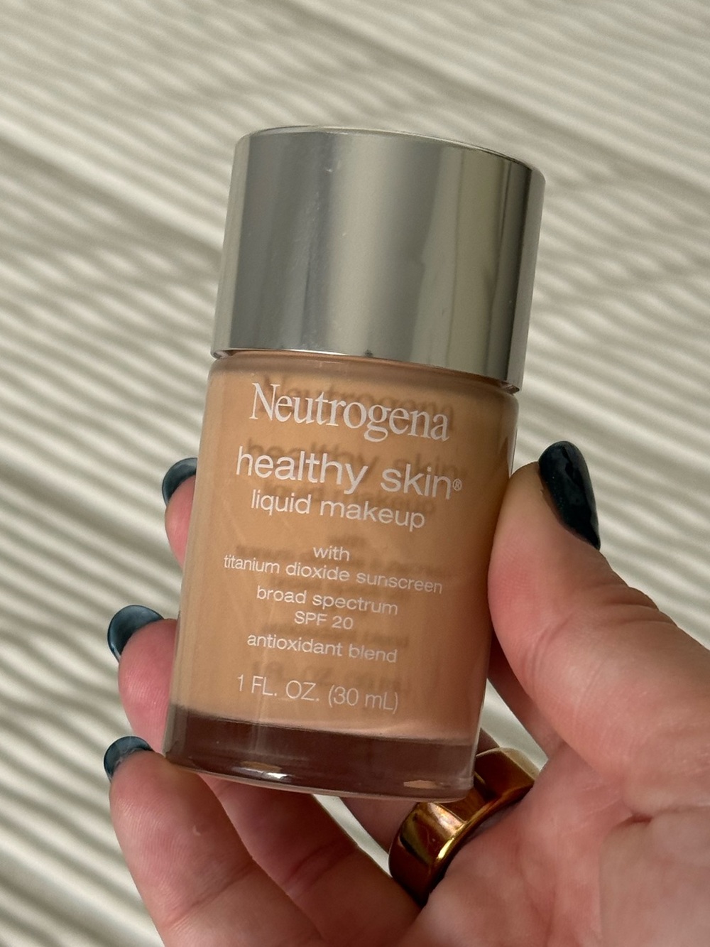 Neutrogena Healthy Skin Liquid Foundation Makeup Classic Nude 260 SPF 20 1oz NEW